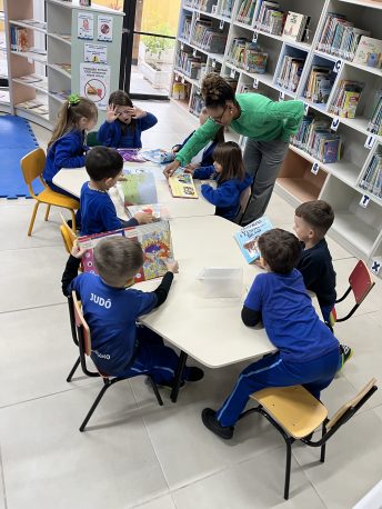 Biblioteca Municipal Professor Barreiros Filho