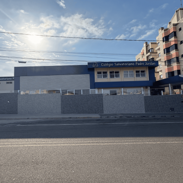 Fachada reformada - entrada 1